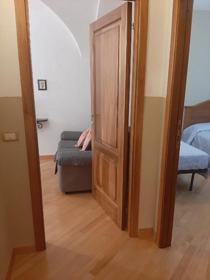 Alloggi Piazza Umberto Primo Pacentro Exteriör bild