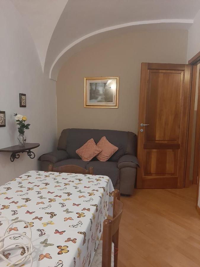 Alloggi Piazza Umberto Primo Pacentro Exteriör bild